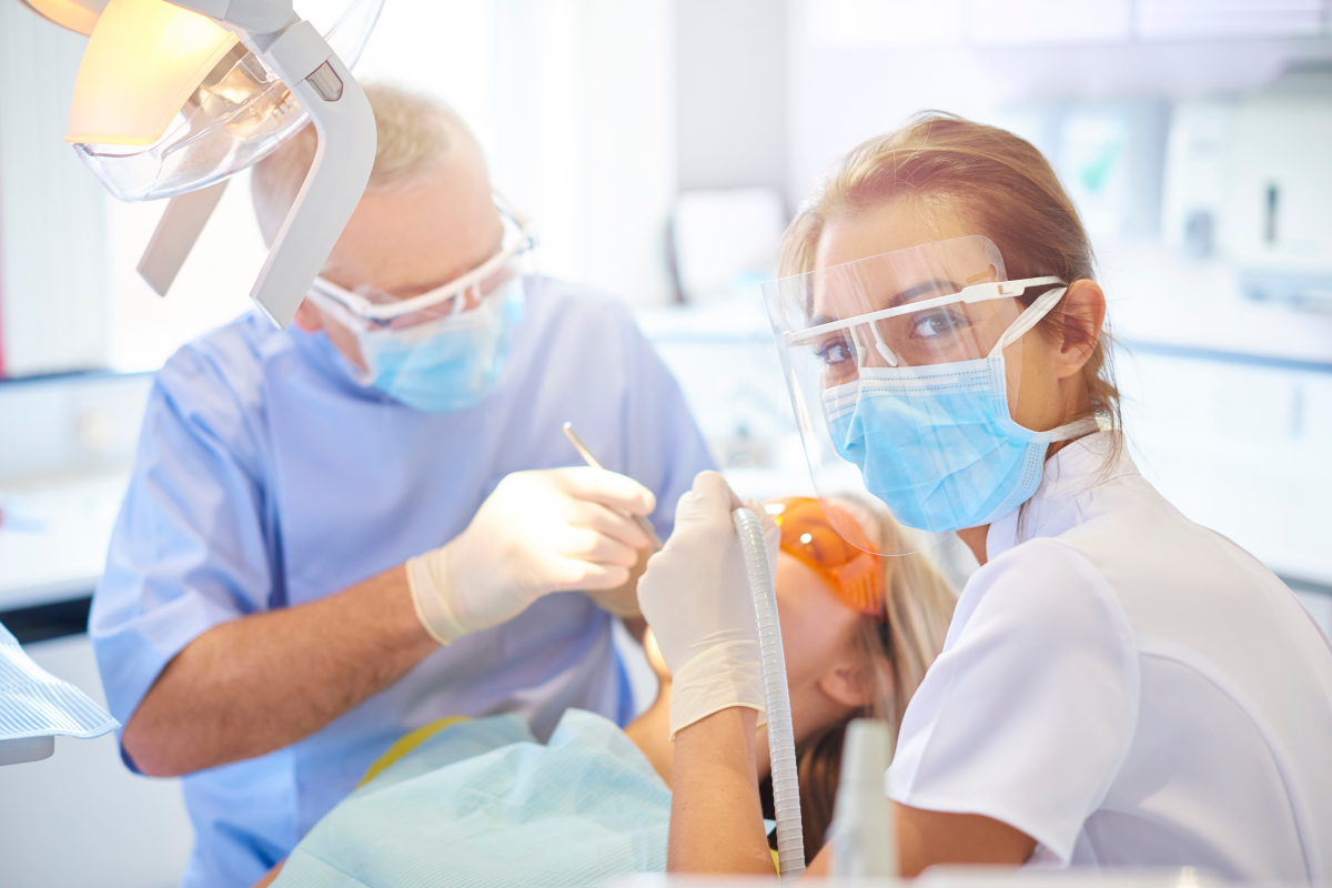 dental-nurse.png